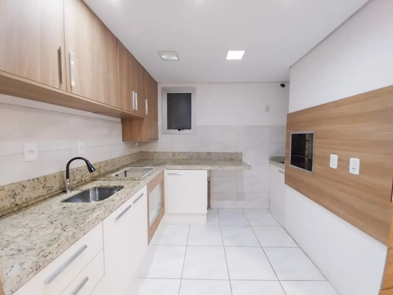 Apartamento 2 Dormitórios na Fenavinho