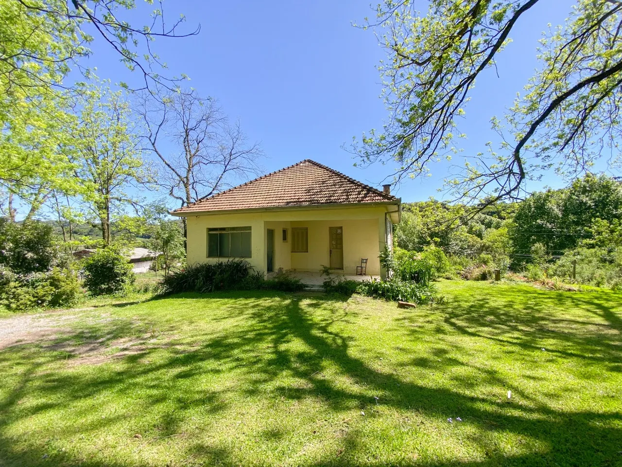 Casa Comercial no Caminho de Pedras