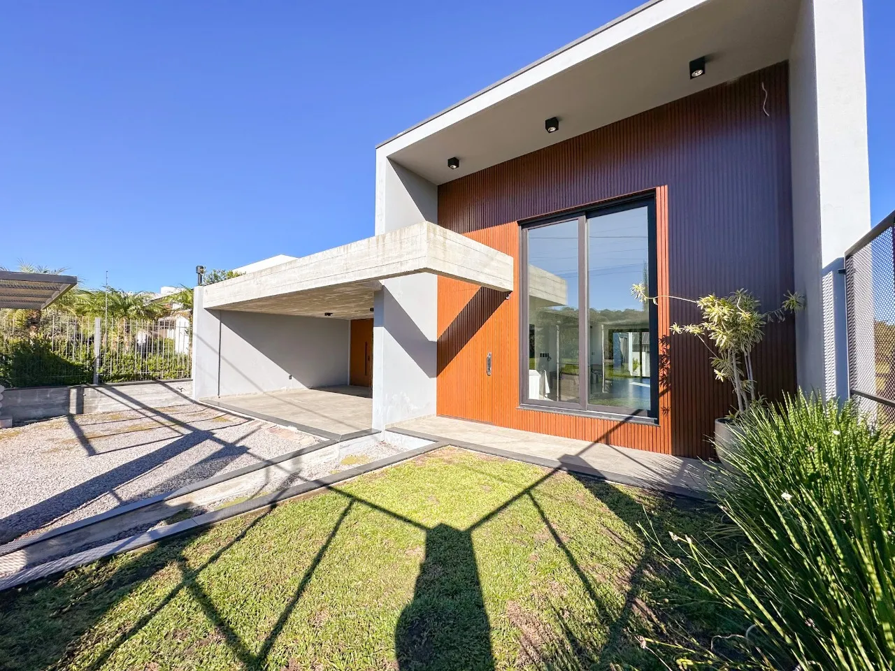 Casa com 4 Dormitórios no Santo Antão