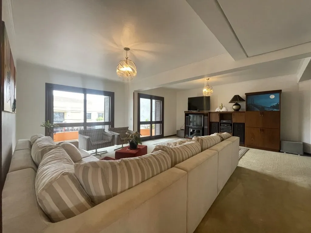 Apartamento duplex - 4 dormitórios - 4 vagas individuais- São Pelegrin