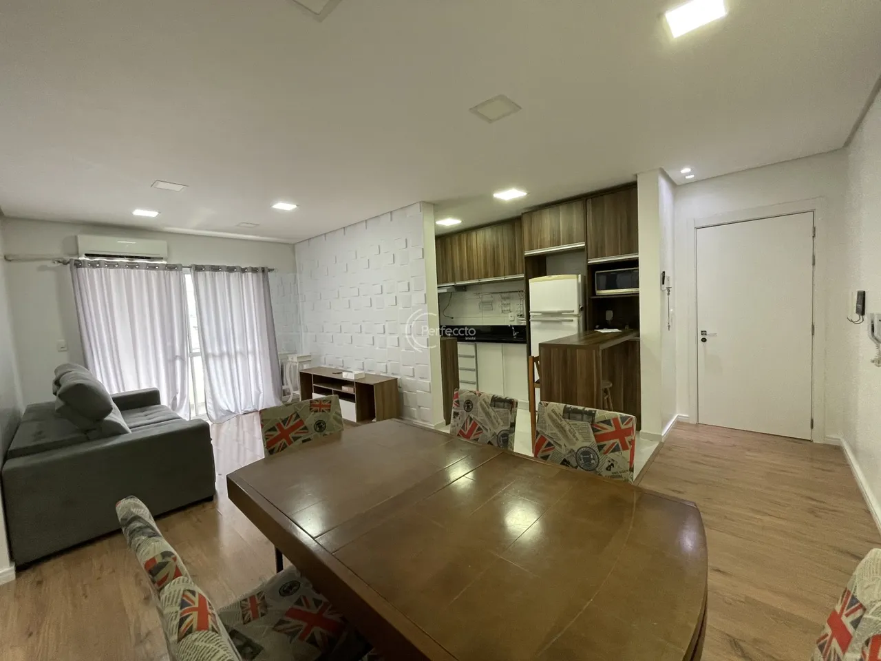 Apartamento semi mobiliado - 2 dormitórios - Nossa Senhora da Saúde