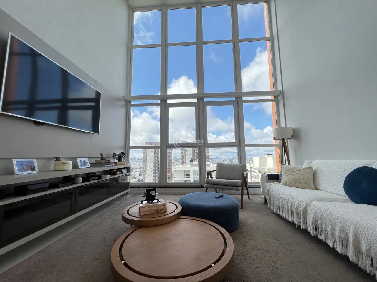 Apartamento mobiliado - 3 suítes - Madureira