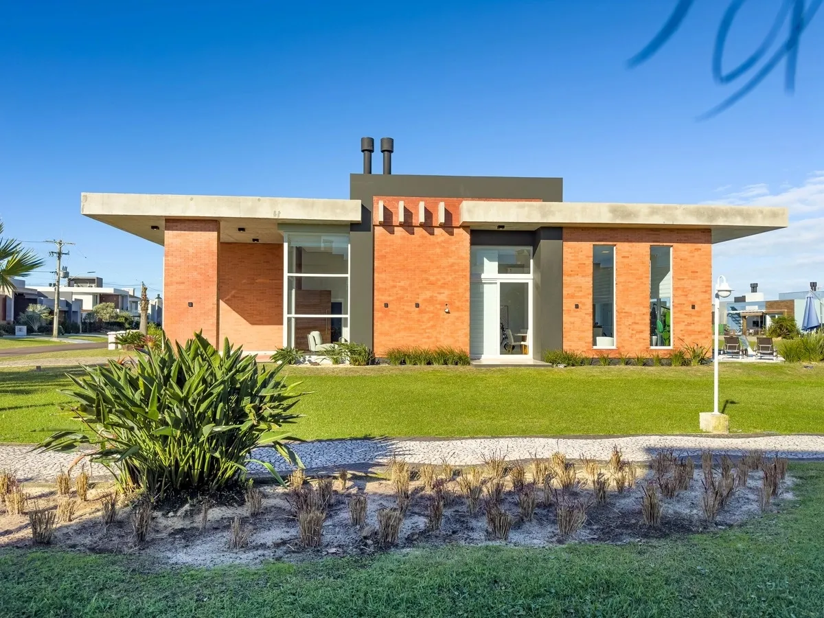 Excelente casa à venda no condomínio Riviera